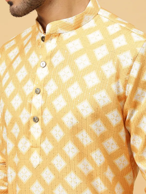Tabard_Men_Embroidered_Straight_Kurta_(Yellow)