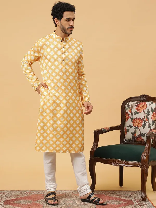 Tabard_Men_Embroidered_Straight_Kurta_(Yellow)