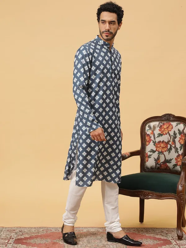 Tabard_Men_Embroidered_Straight_Kurta_(Dark_Blue,_White)