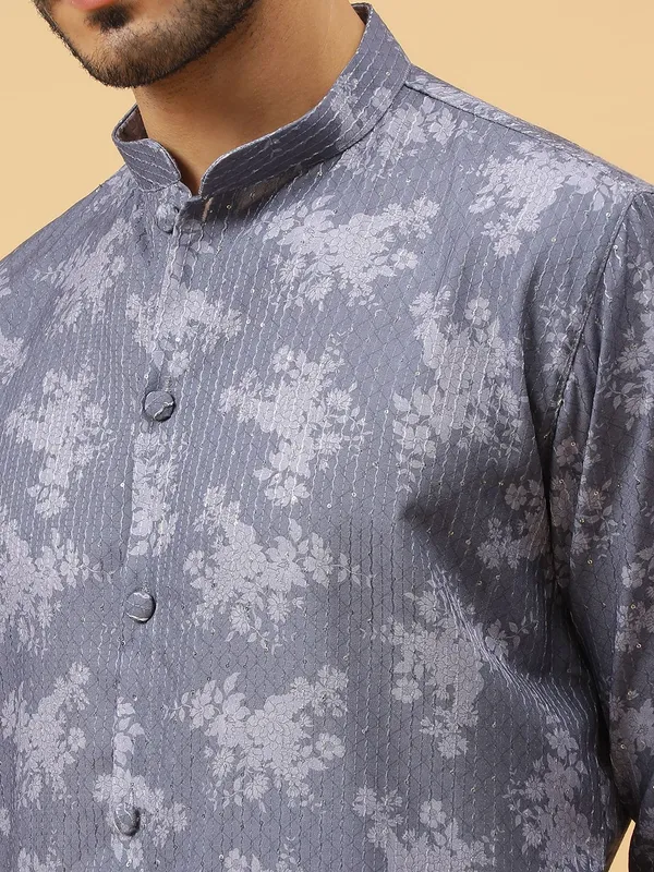 Tabard_Men_Embroidered_Straight_Kurta_(Blue)