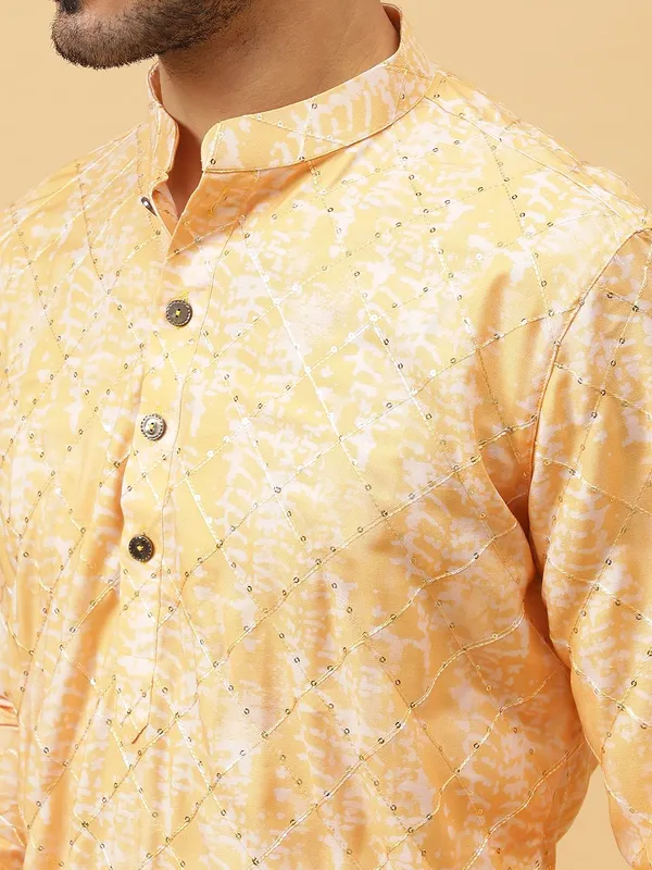 Tabard_Men_Embroidered_Straight_Kurta_(Yellow)