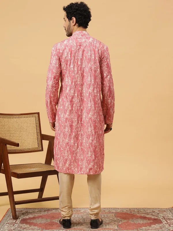 Tabard_Men_Embroidered_Straight_Kurta_(Pink,_White)