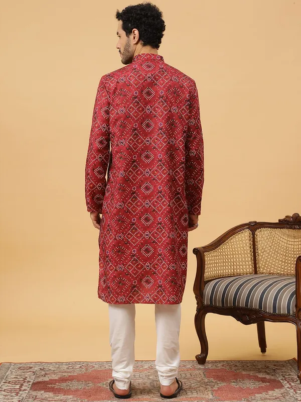 Tabard_Men_Printed_Straight_Kurta_(White,_Black,_Red)