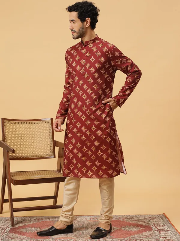 Tabard_Men_Printed_Straight_Kurta_(Beige,_Maroon)