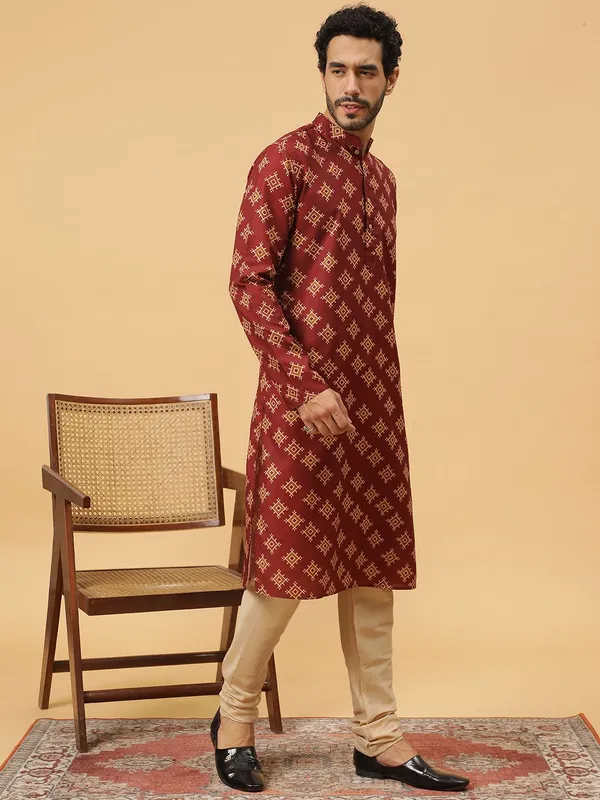 Tabard_Men_Printed_Straight_Kurta_(Beige,_Maroon)