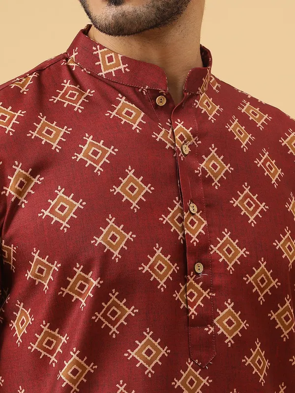 Tabard_Men_Printed_Straight_Kurta_(Beige,_Maroon)