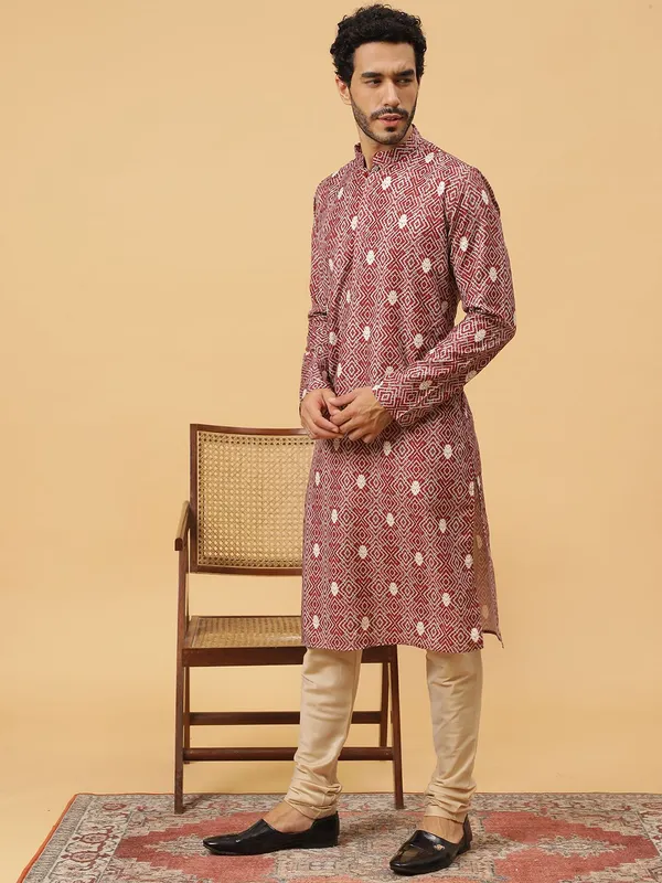 Tabard_Men_Printed_Straight_Kurta_(Maroon)
