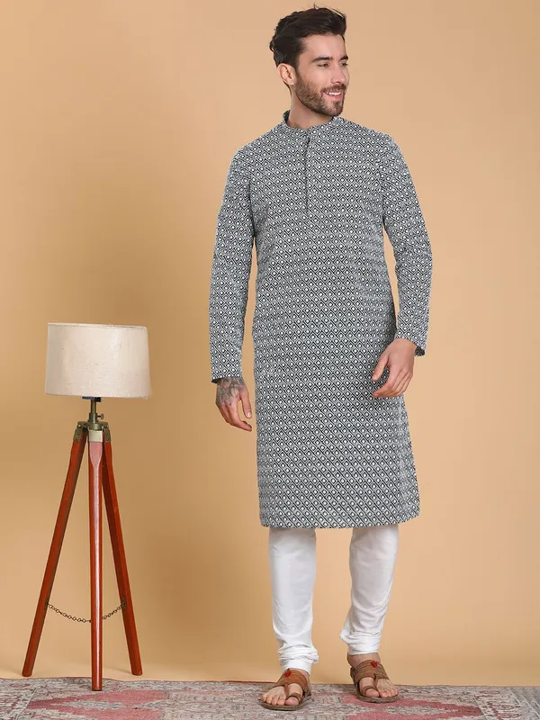 Tabard_Men_Embroidered_Straight_Kurta_(Green)