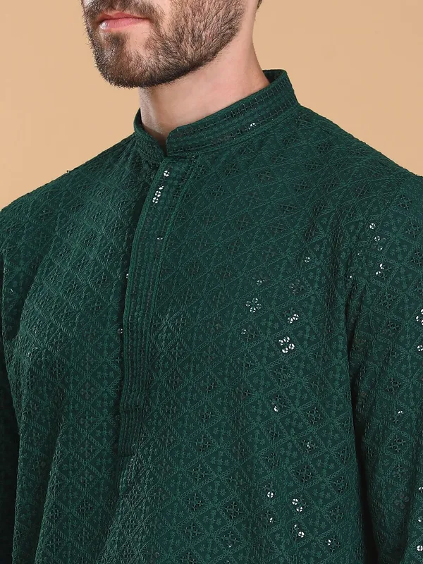 Tabard_Men_Embroidered_Straight_Kurta_(Green)