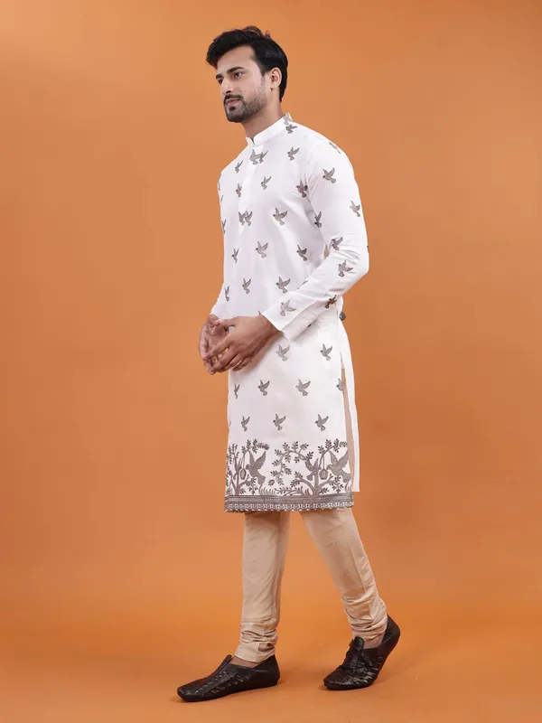 Tabard_Men_Embroidered_Straight_Kurta_(White)