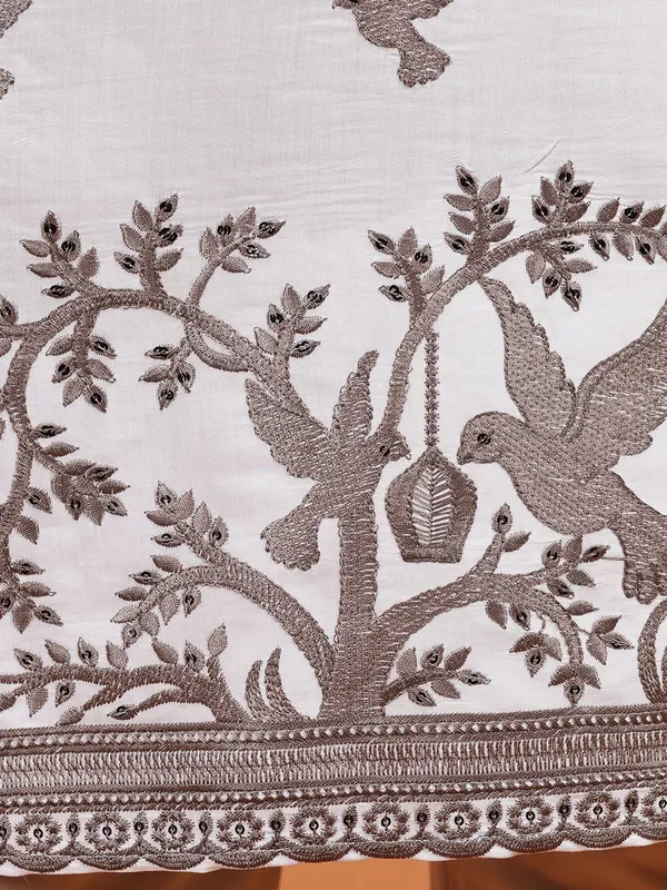 Tabard_Men_Embroidered_Straight_Kurta_(White)