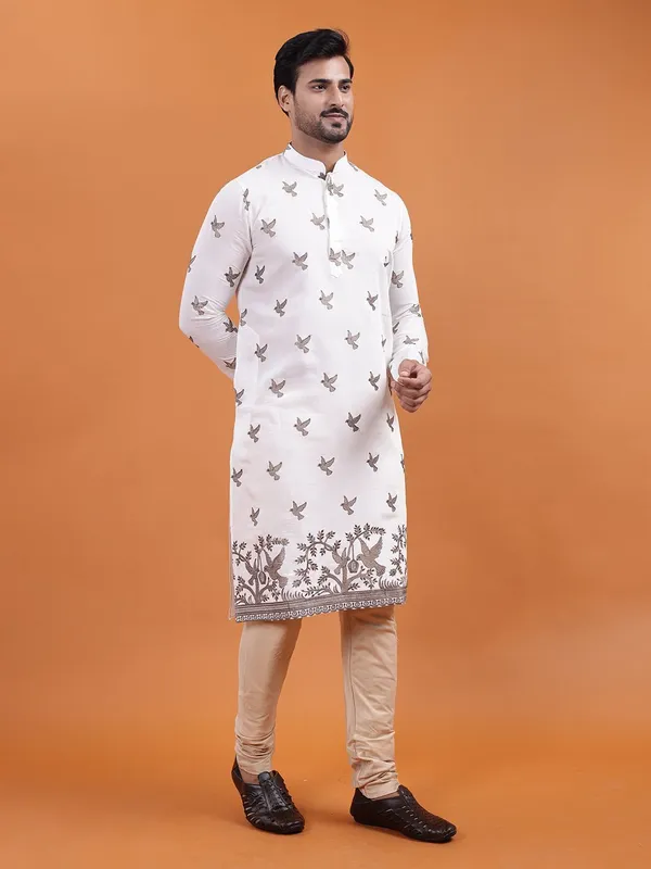Tabard_Men_Embroidered_Straight_Kurta_(White)