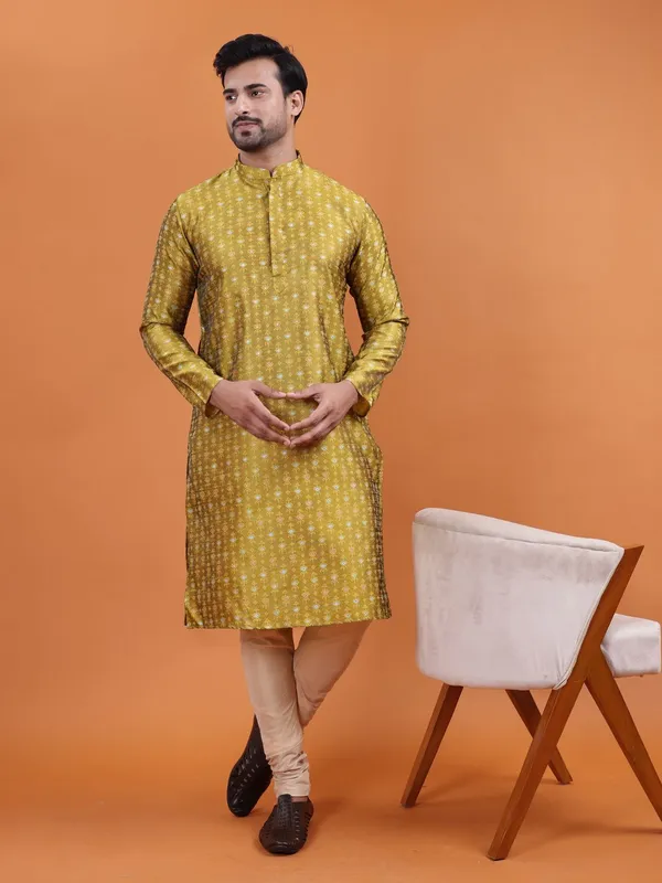 Tabard_Men_Embroidered_Straight_Kurta_(Yellow)
