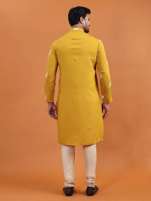 Tabard_Men_Embroidered_Straight_Kurta_(Yellow)