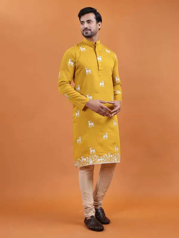 Tabard_Men_Embroidered_Straight_Kurta_(Yellow)