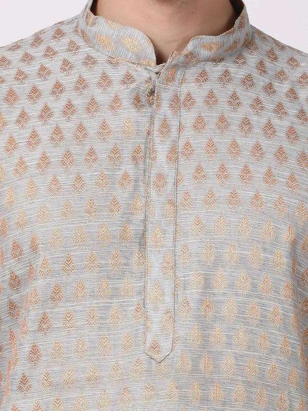 Tabard_Men_Kurta_Churidar_Set