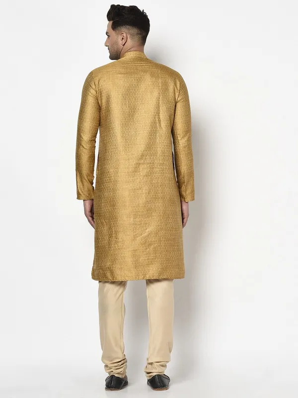 Tabard_Men_Kurta_Churidar_Set
