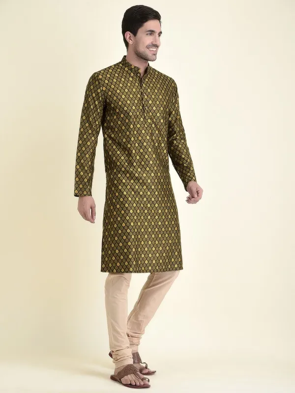 Tabard_Men_Kurta_Churidar_Set