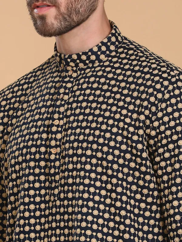 Tabard_Men_Kurta_Churidar_Set
