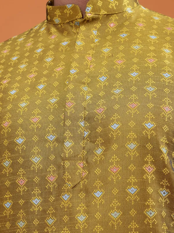 Tabard_Men_Kurta_Pyjama_Set