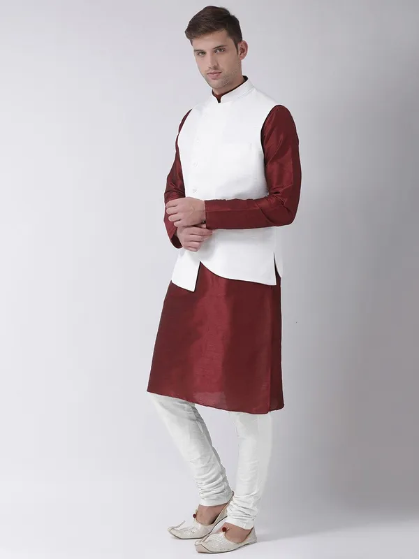 Tabard_Men_Kurta_Churidar_Set