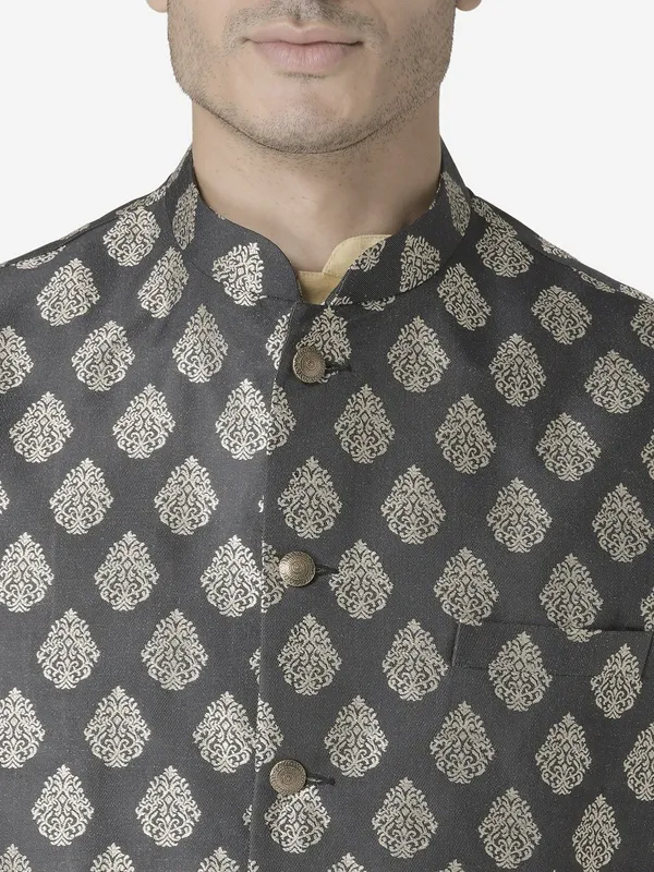 Tabard_Men_Kurta_Churidar_Ethnic_Jacket_Set