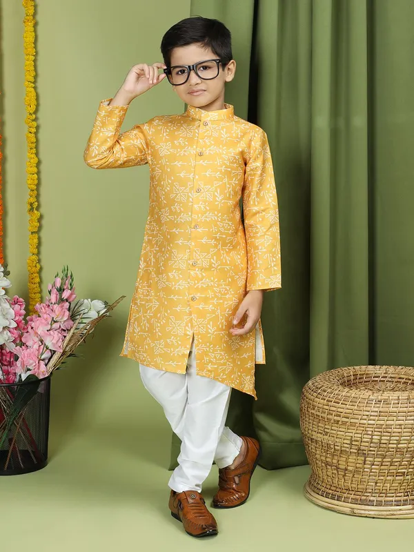 Tabard_Boys_Printed_Straight_Kurta_(Yellow,_White)