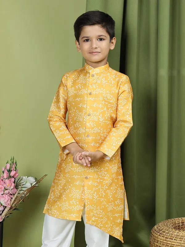 Tabard_Boys_Printed_Straight_Kurta_(Yellow,_White)