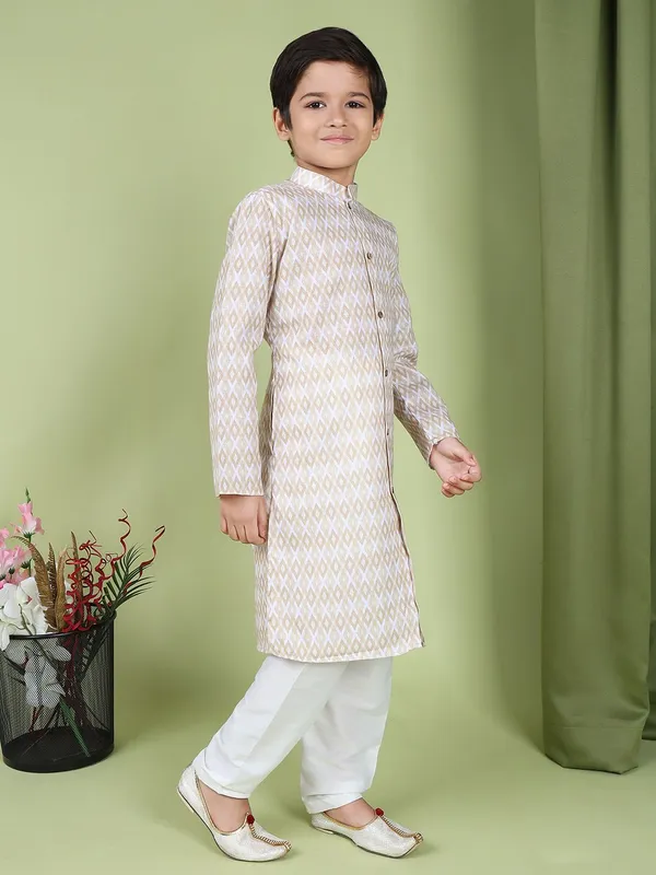 Tabard_Boys_Printed_Straight_Kurta_(Beige,_White)
