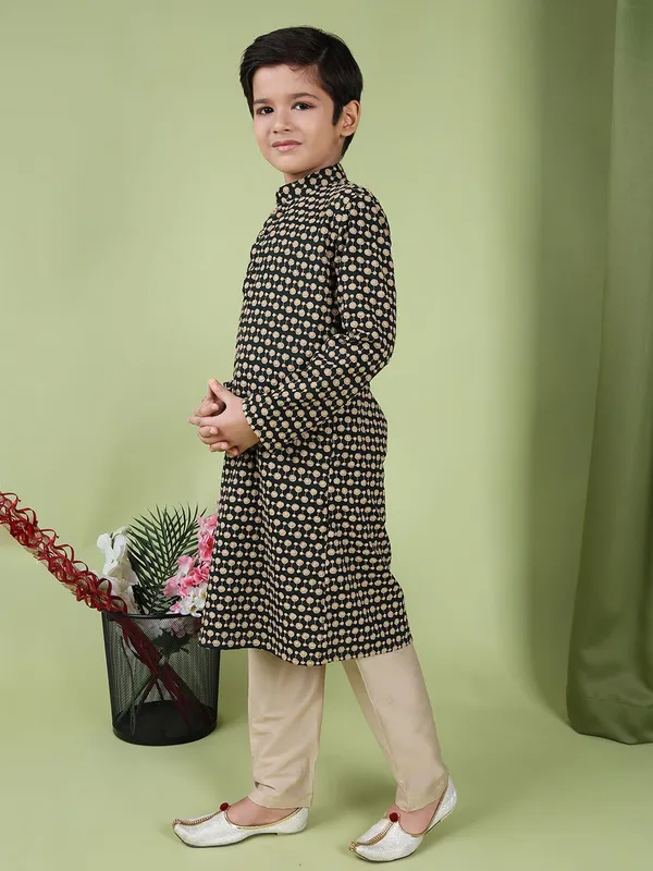 Tabard_Boys_Embroidered_Straight_Kurta_(Green)