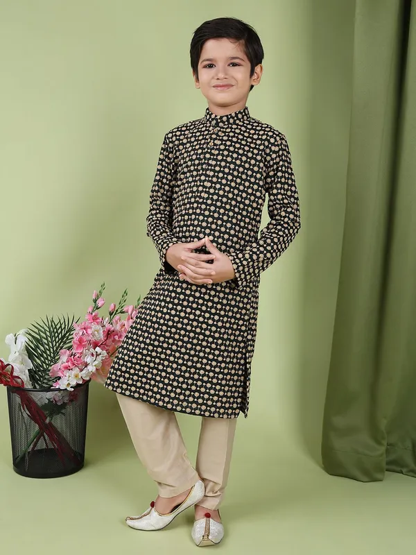 Tabard_Boys_Embroidered_Straight_Kurta_(Green)