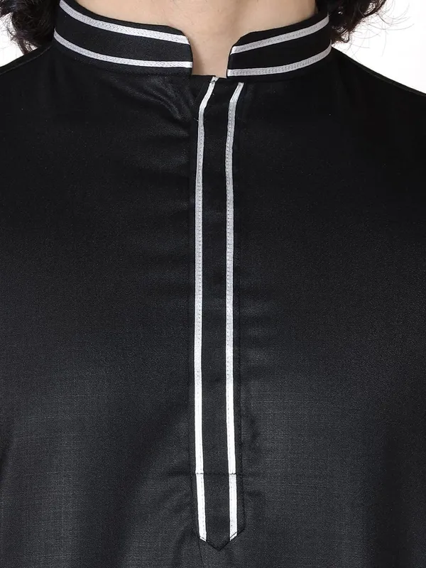 Black_Cotton_Full_Sleeve_Regular_Fit_Plain_Kurta_For_Men