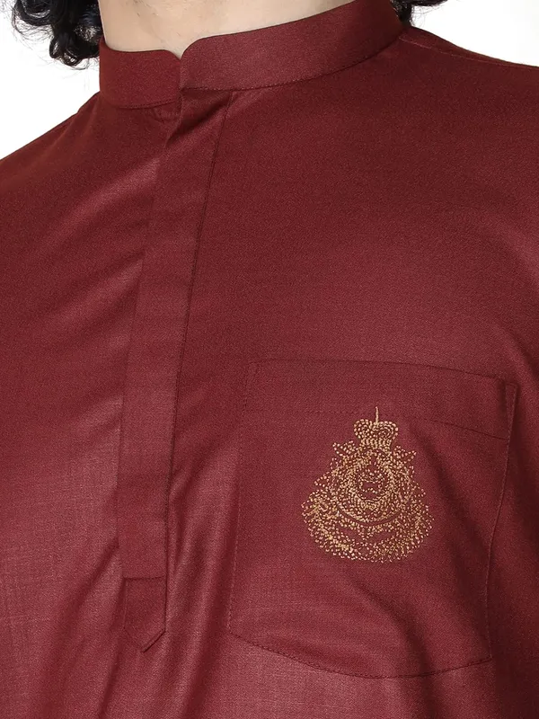 Maroon_Cotton_Full_Sleeve_Regular_Fit_Embroidery_Kurta_For_Men