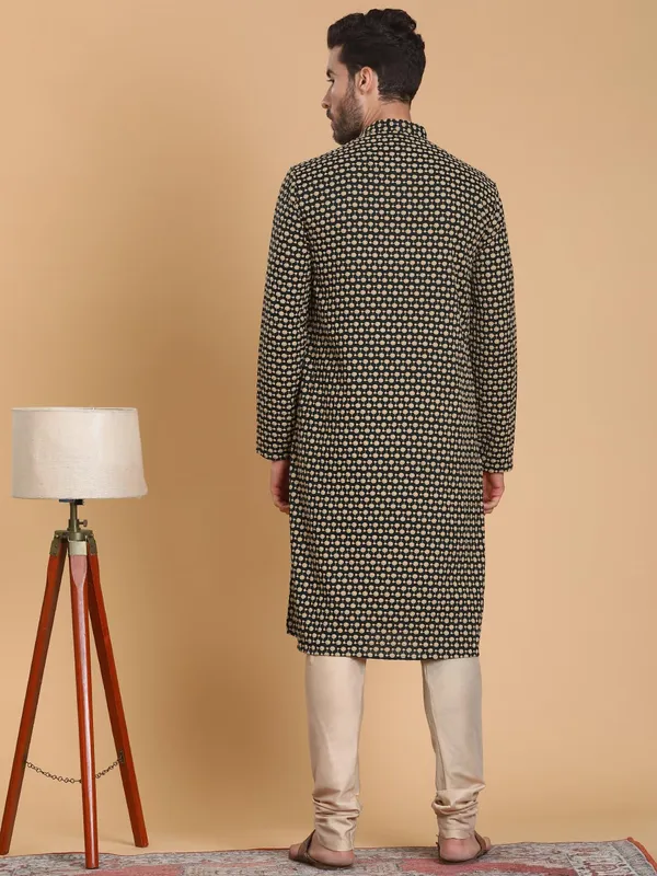 Green_Cotton_Full_Sleeve_Regular_Fit_Embroidery_Green_Kurta_For_Men