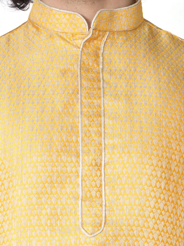 Yellow_Jacquard_Full_Sleeve_Regular_Fit_Printed_Kurta_For_Men