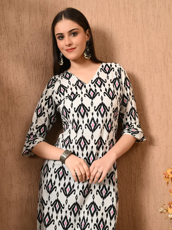 White_Printed_Cotton_Straight_Kurta