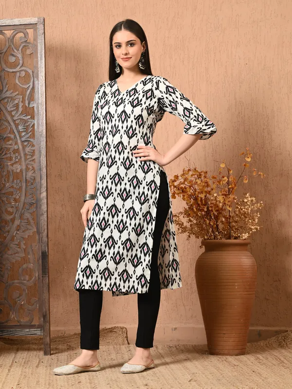 White_Printed_Cotton_Straight_Kurta