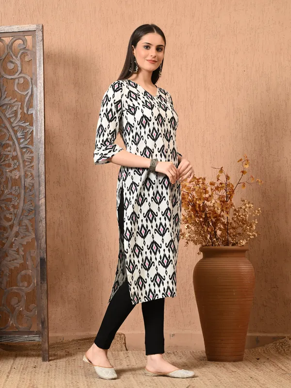 White_Printed_Cotton_Straight_Kurta