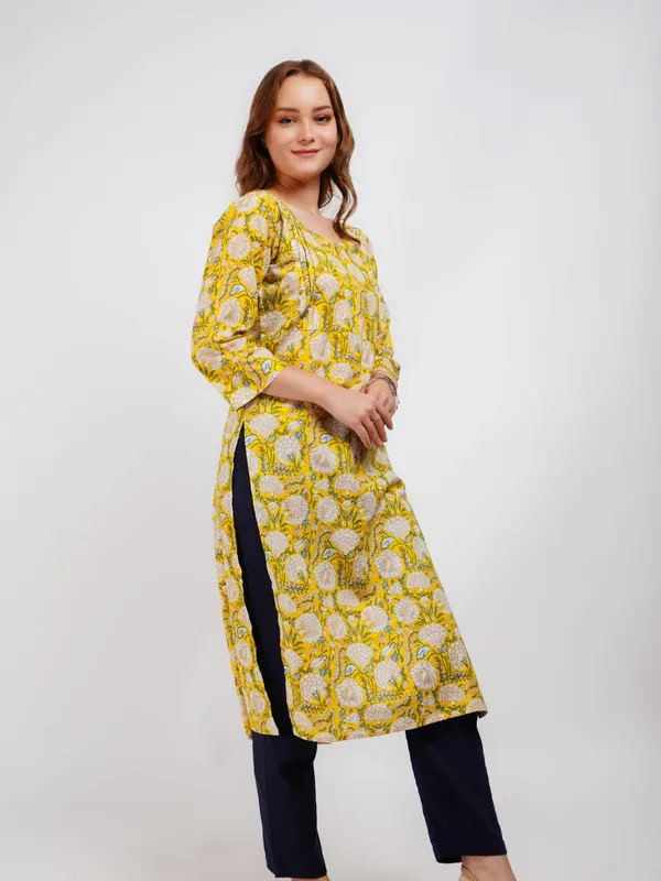 Yellow_Floral_Print_Straight_Kurta