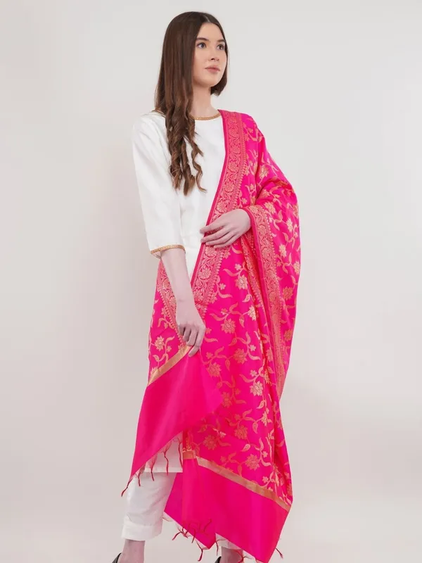 Magenta_Woven_Design_Banarasi_Silk_Dupatta