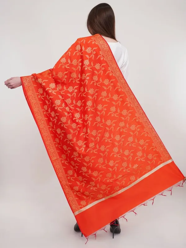Red_Woven_Design_Banarasi_Silk_Dupatta