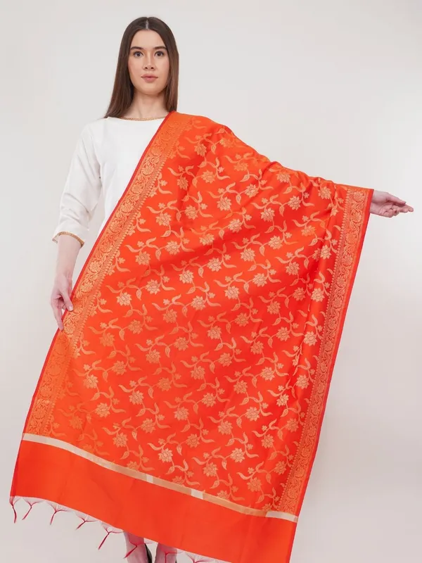 Red_Woven_Design_Banarasi_Silk_Dupatta