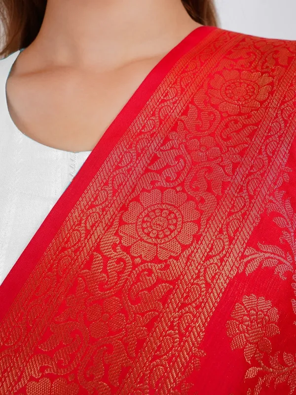 Red_Woven_Design_Gold_Toned_Banarasi_Silk_Dupatta