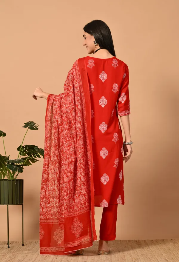 Red_Floral_Round_Neck_Kurta_Sets_With_Dupatta_For_Women