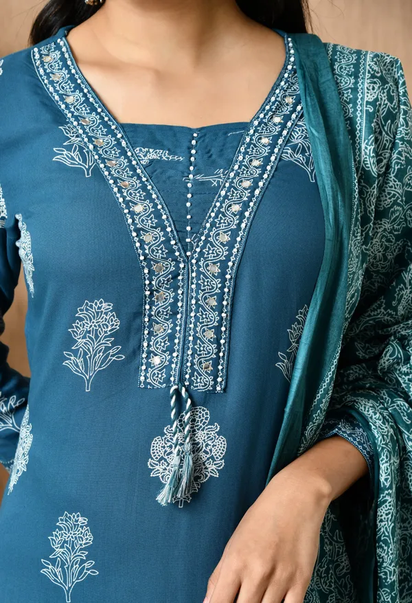 Navy_Blue__Floral_Round_Neck_Kurta_Sets_With_Dupatta_For_Women