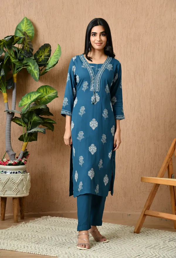 Navy_Blue__Floral_Round_Neck_Kurta_Sets_With_Dupatta_For_Women