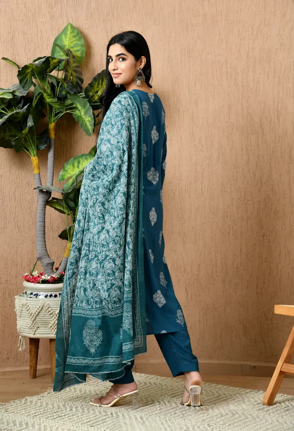Navy_Blue__Floral_Round_Neck_Kurta_Sets_With_Dupatta_For_Women