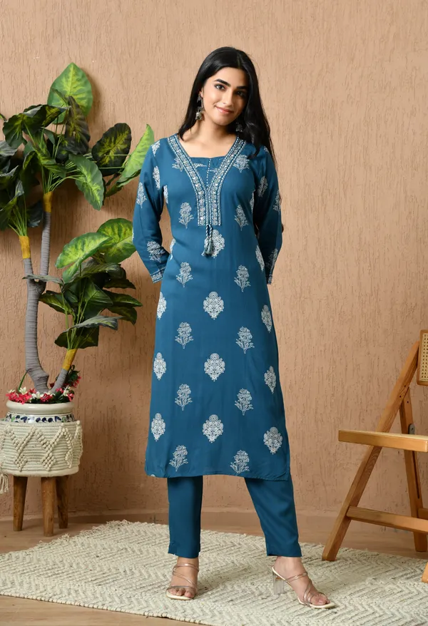 Navy_Blue__Floral_Round_Neck_Kurta_Sets_With_Dupatta_For_Women