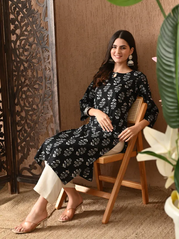 Black_Floral_Print_Cotton_Kurta