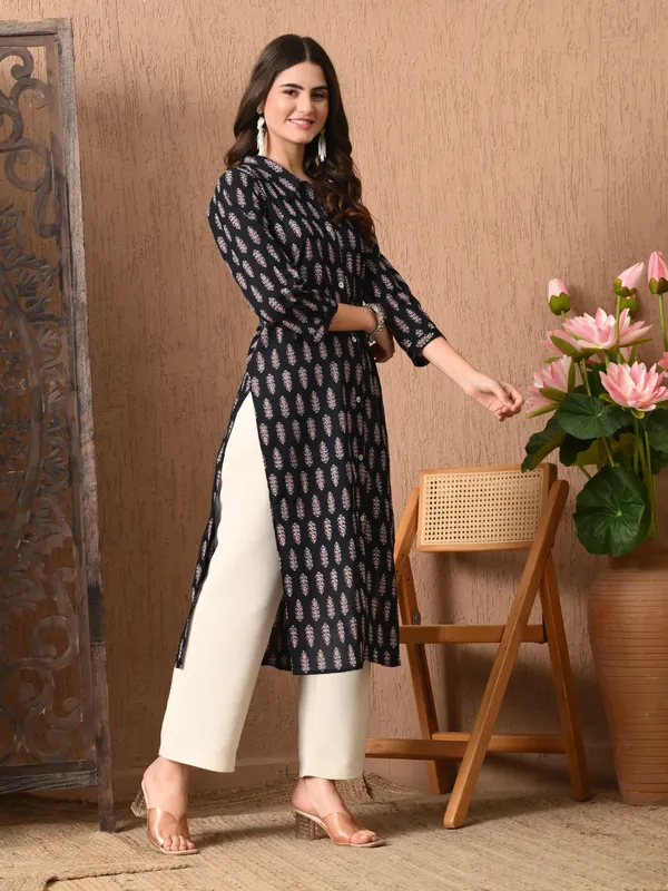 Black_Printed_Collared_Neck_Kurta